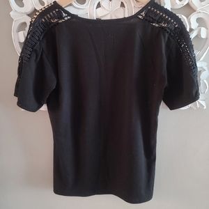 Sleeve detailed black T-shirt